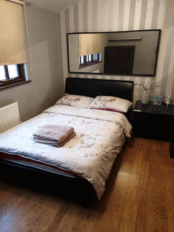 לונדון Master Room Near Heathrow מראה חיצוני תמונה